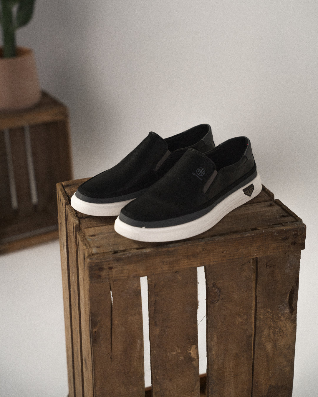 P|H - Modern Slip-On Etienne