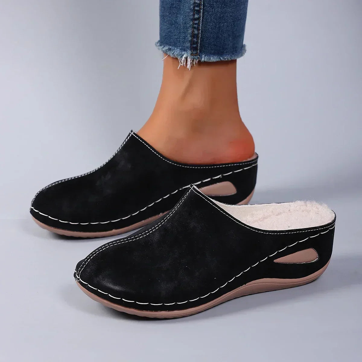 P|H - Cushioned Closed-Toe Clog Slippers Evelyn