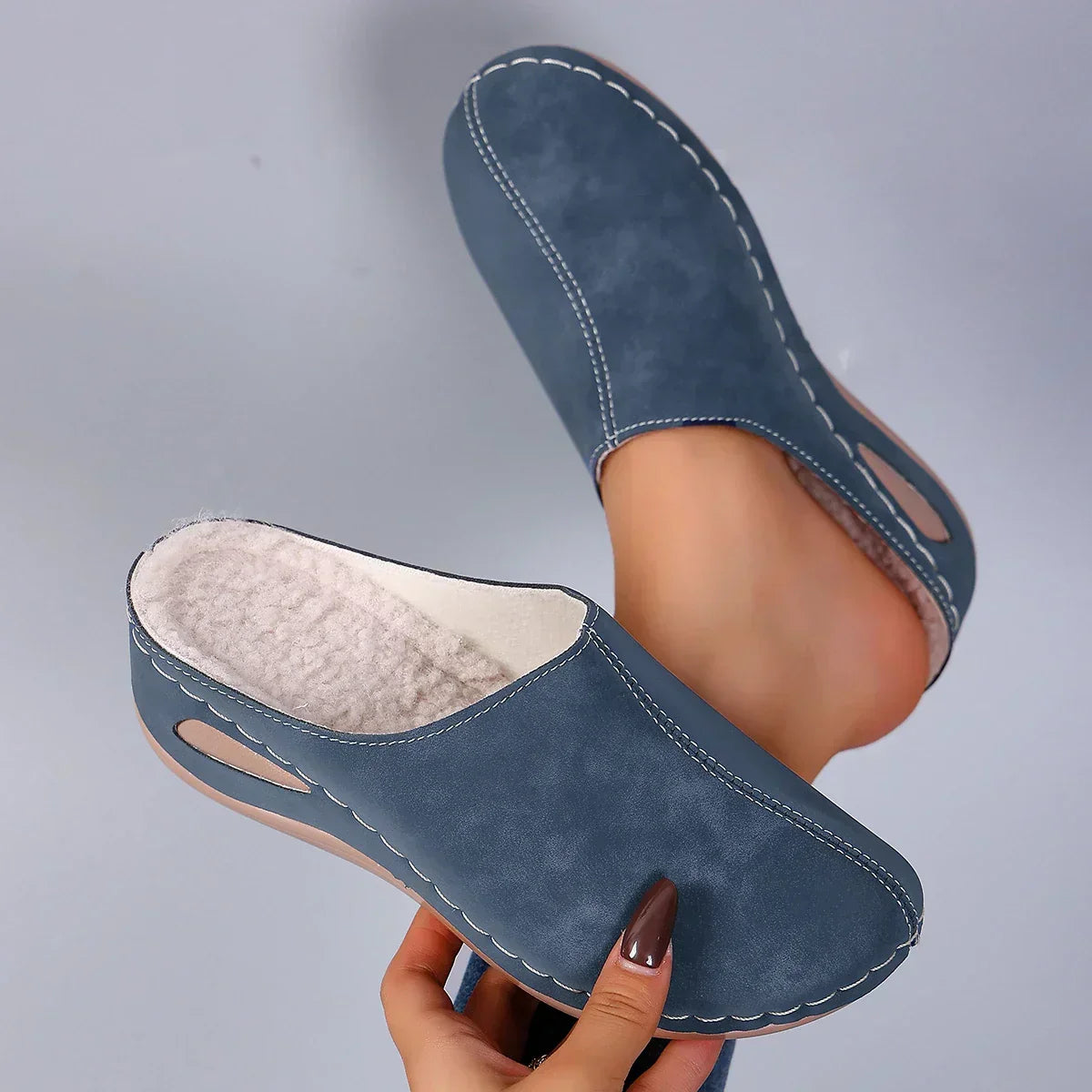 P|H - Cushioned Closed-Toe Clog Slippers Evelyn