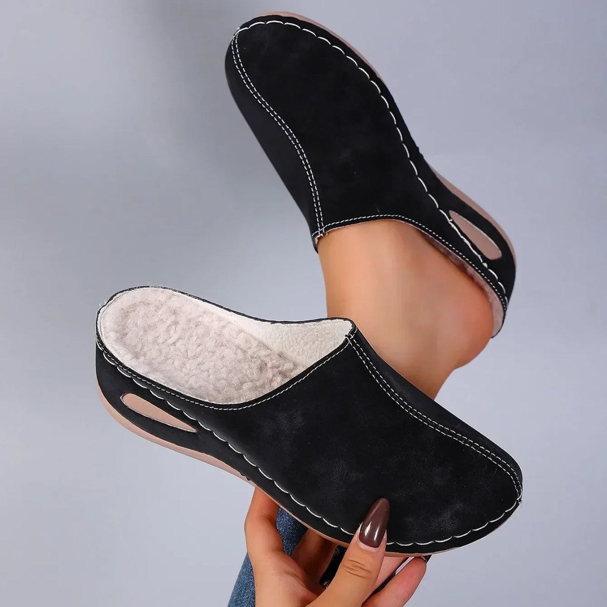 P|H - Cushioned Closed-Toe Clog Slippers Evelyn